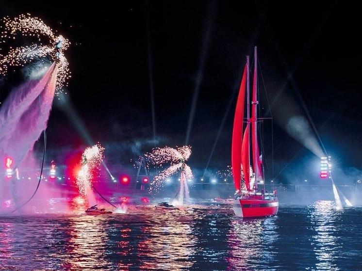 Праздник выпускников "Алые паруса" состоялся в Мариуполе