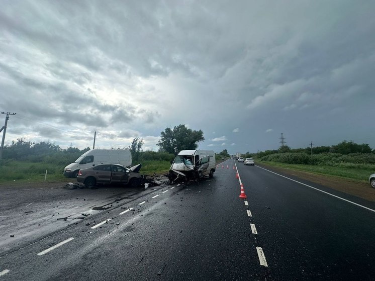 В Оренбургском районе на трассе «Оренбург-Самара» два водителя госпитализированы