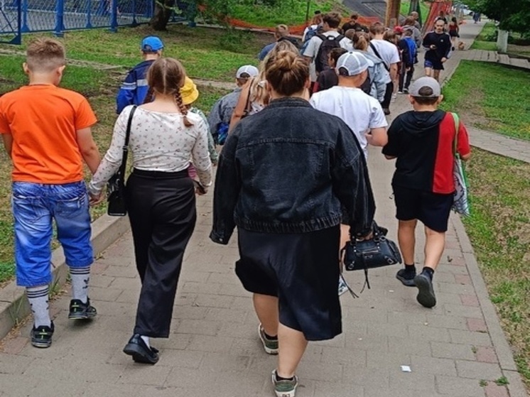 Более сотни детей из ЛНР отправились на отдых в Евпаторию