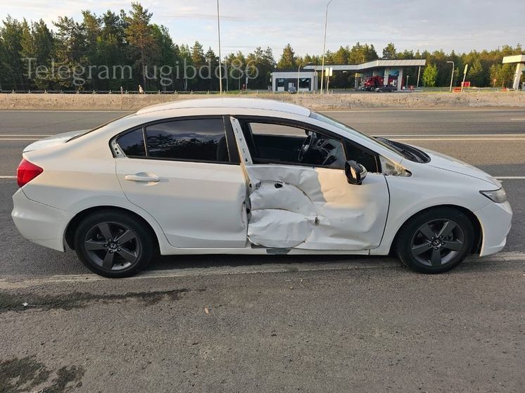В Сургутском районе из-за взрыва колеса произошла авария