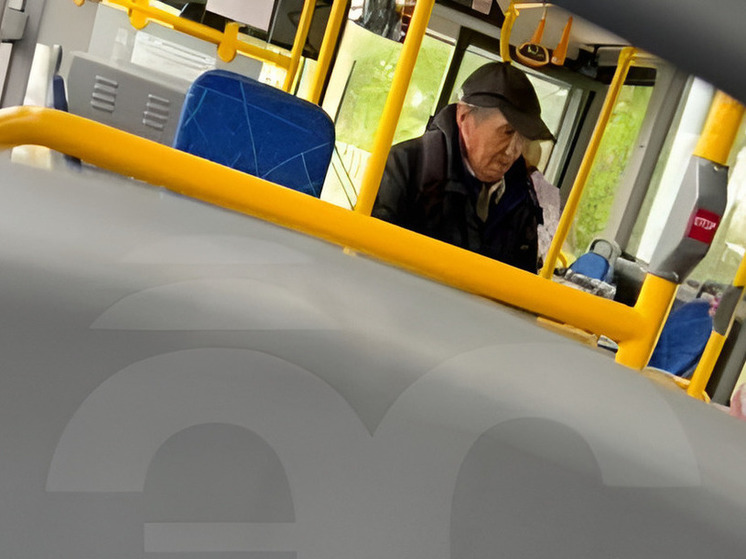 Из-за неприятного запаха пожилого сахалинца высадили из автобуса