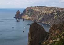 В понедельник, на следующий день после ракетной атаки на Севастополь, продажи туров в Крым снизились на 20%, сообщили в Ассоциации туроператоров России