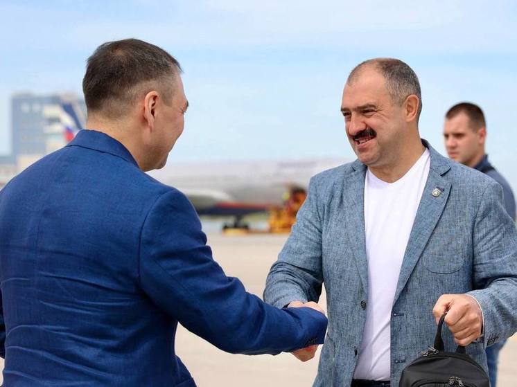 Виктор Лукашенко прилетел в Якутск