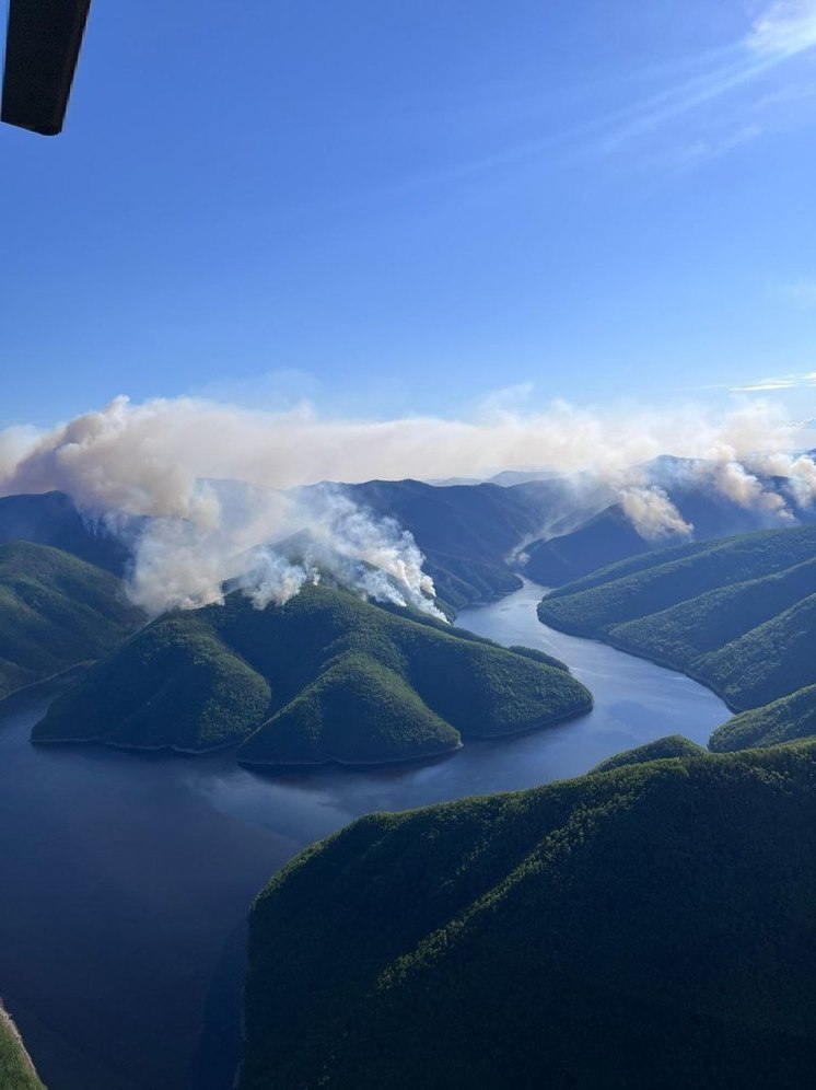 В Амурской области продолжают бороться с лесными пожарами