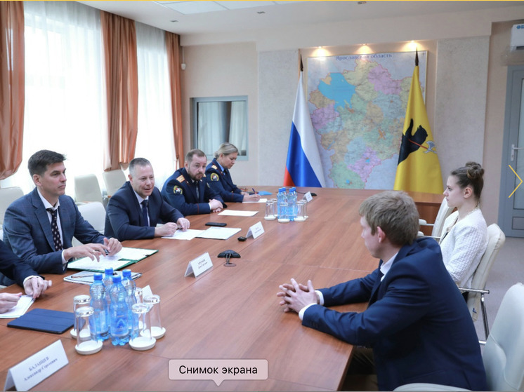 Губернатор Михаил Евраев и глава регионального СК Александр Бессмельцев встретились с детьми-сиротами