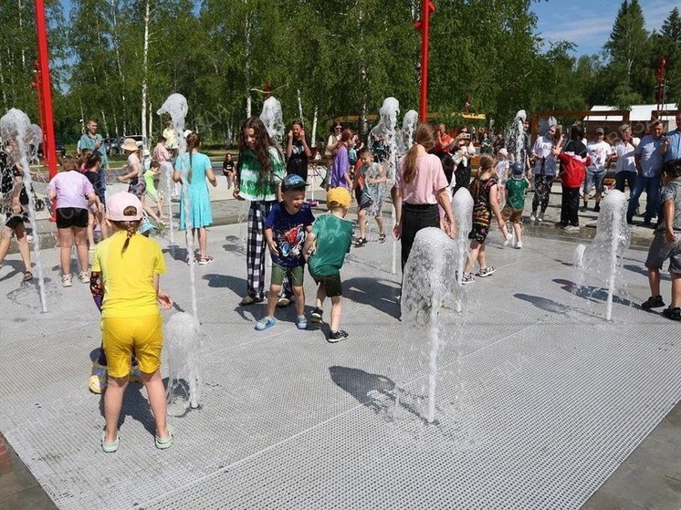Мэр Дениченко предупредил об опасности перекрытия водных струй «сухого» фонтана