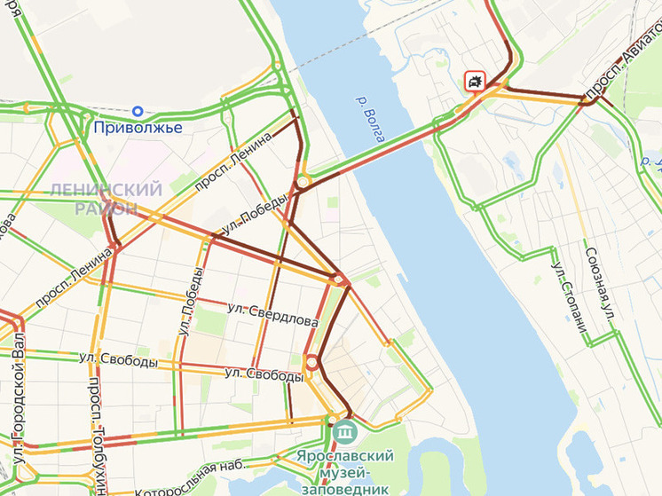 В Ярославле из-за ДТП на мосту скопилась огромная пробка