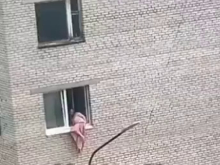 В Щелково женщина выпала из окна 3-го этажа высотки