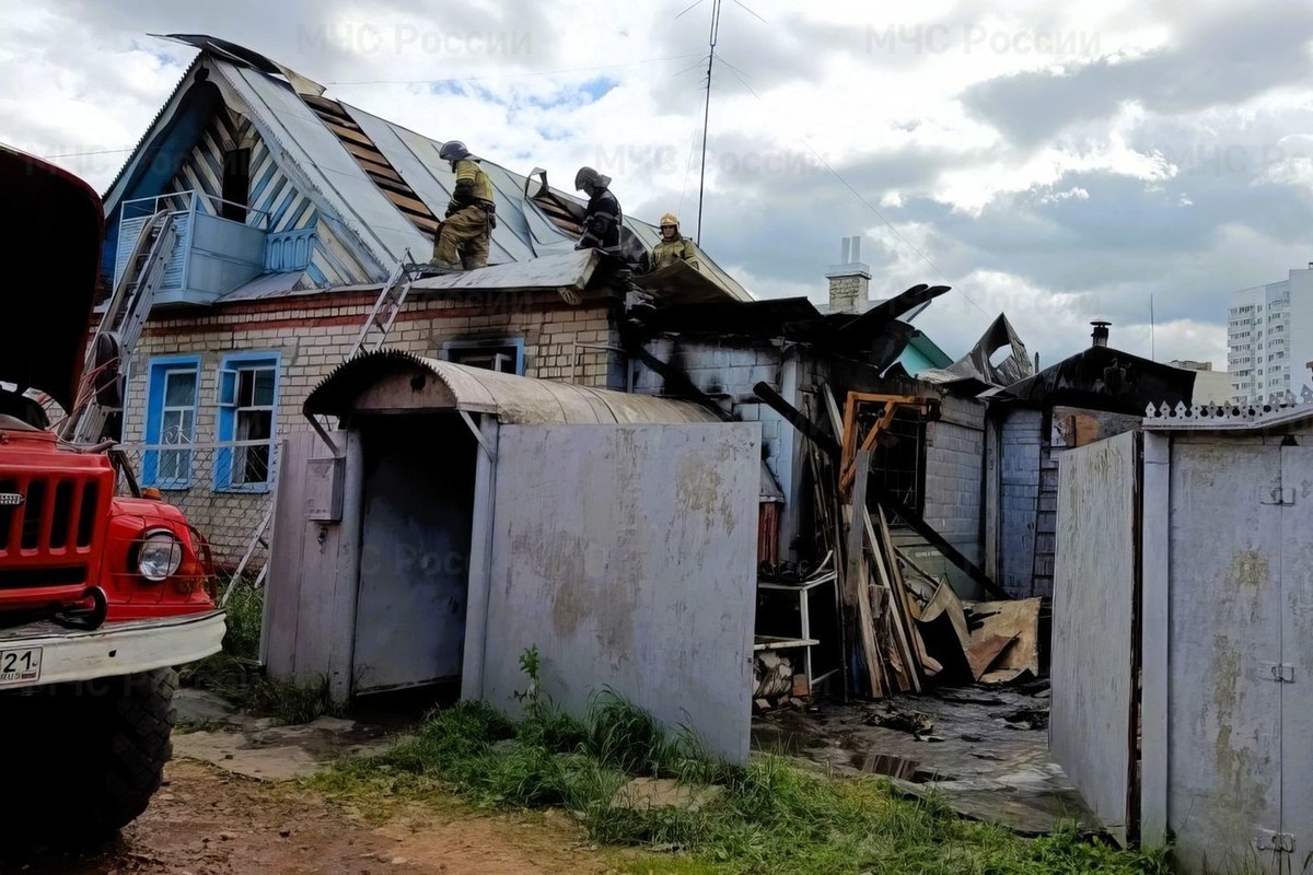 В пожаре на Южном поселке в Чебоксарах от полученных ожогов погиб мужчина -  МК Чебоксары