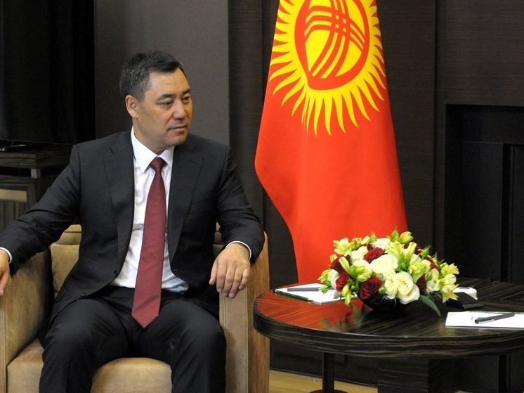 Президент Киргизии извинился из-за пышного сватовства к его племяннице