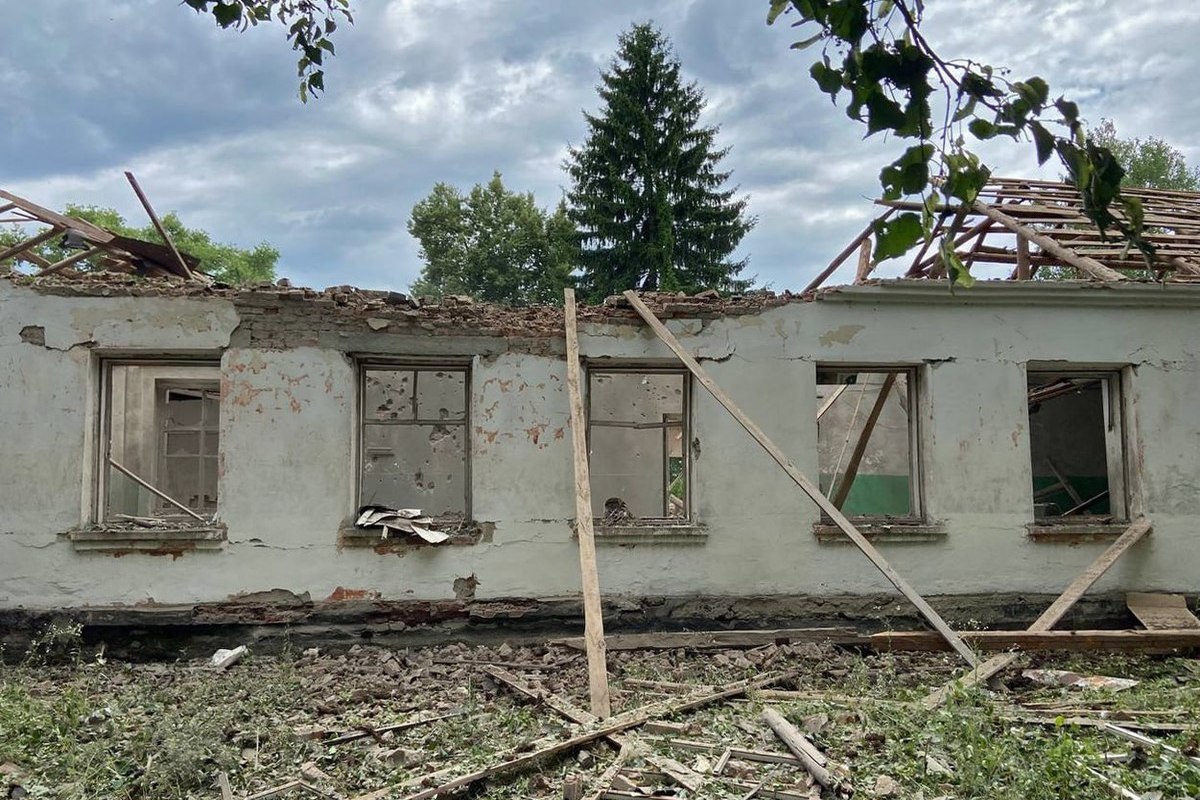 В результате атаки БПЛА в курской деревне Стропицы повреждено старое здание  школы - МК Черноземье