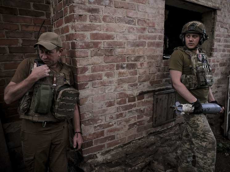 Для вооруженных сил Украины (ВСУ) складывается сложная обстановка на многих участках линии боевого соприкосновения, растут потери