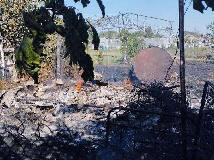 В Любимовке на Херсонщине потушили пожары после налета украинских дронов