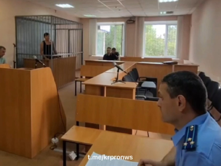 В Красноярском крае под стражу заключили мать, убившую дочь топором из-за измены мужа