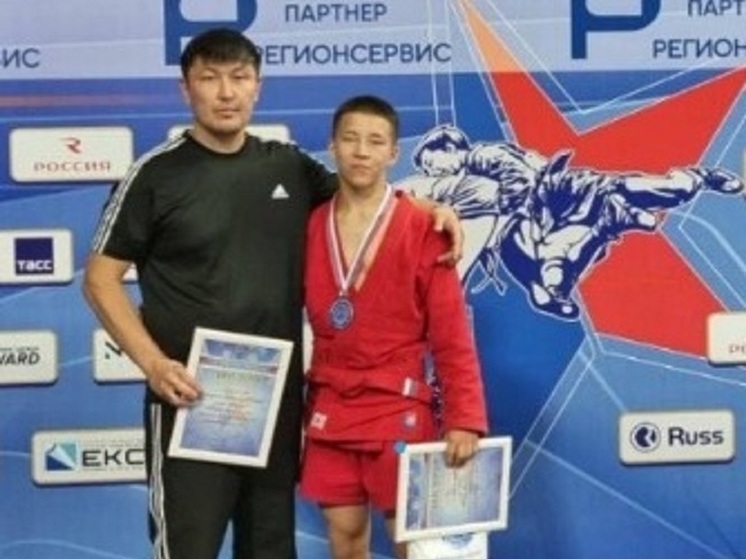 Калмыцкий самбист вошел в состав сборной России