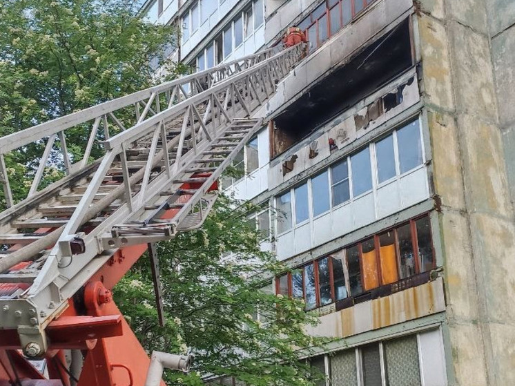 Балкон квартиры сгорел в Мурманске