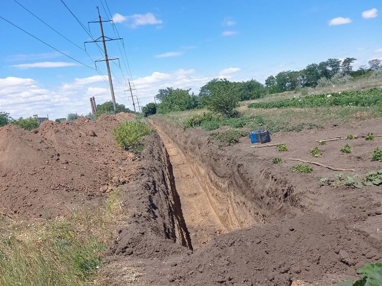 Незаконные огороды не помешают строительству важного водовода в Бердянске