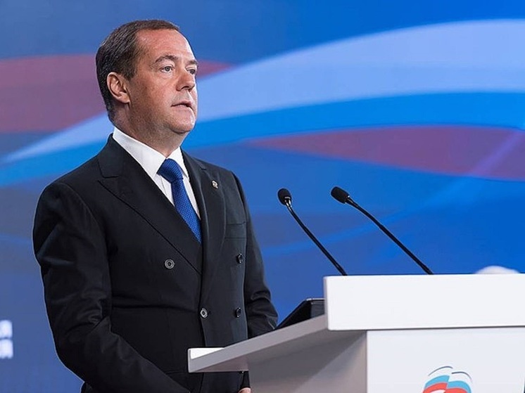 Медведев: насаждаемые извне идеи в России не прижились