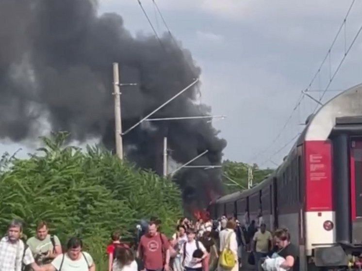 При столкновении автобуса с поездом в Словакии погибли 5 человек