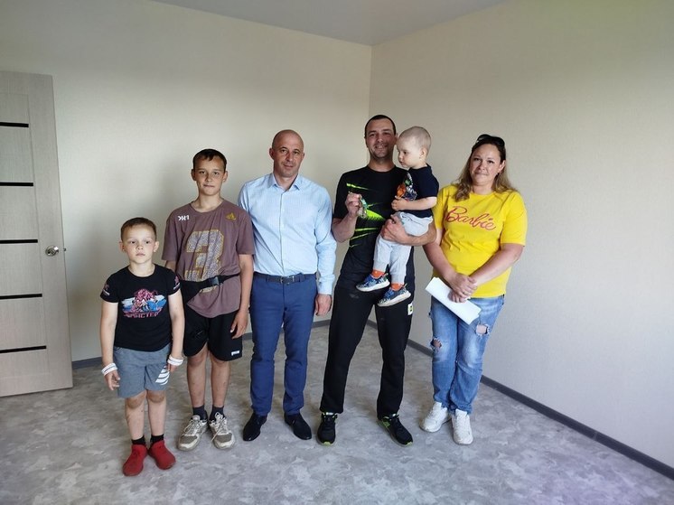 В селе Сокол 24 семьи переселились в новые квартиры