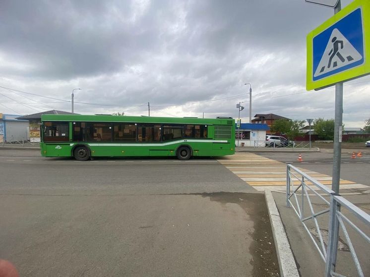 Муниципальный автобус сбил пешехода в Иркутске