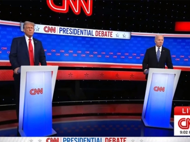 Президент США выступил из рук вон плохо в схватке с Трампом