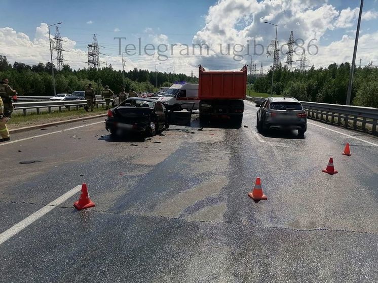 В Сургуте произошла массовая авария с погибшим