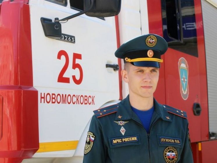 Тульский пожарный, спасший жизнь человека, получил муниципальную премию