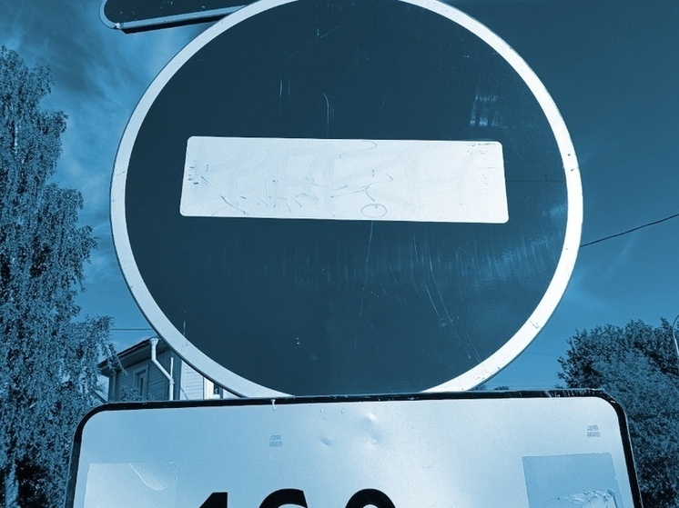 Подросток в Петрозаводске угнал микроавтобус и бросил, загородив проезд