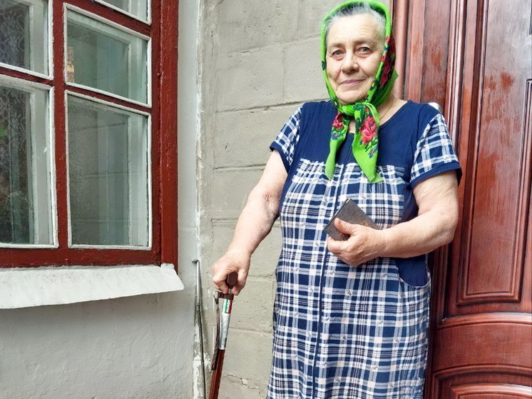 Пенсионеры из Прохоровки поблагодарили тазовчан за трости и ходунки