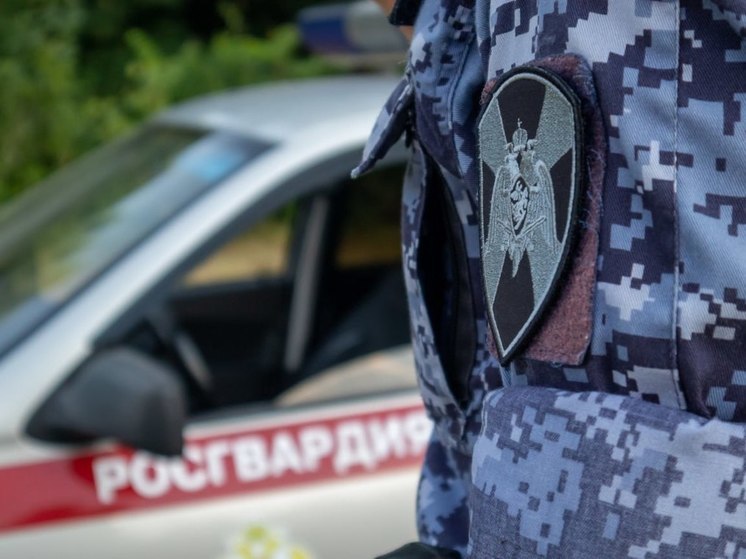 В Армавире задержали распившего в супермаркете алкоголь мужчину, который находился в федеральном розыске