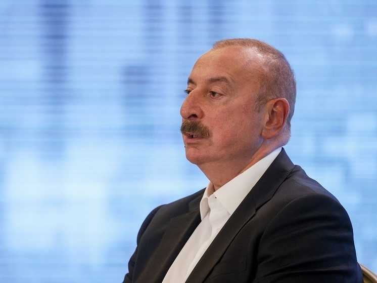 Президент Азербайджана Алиев распустил парламент страны и назначил внеочередные выборы