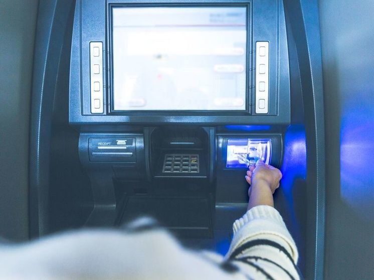 Уехавших от преступного режима Зеленского начинают притеснять в Европе