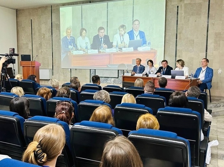 В Чебоксарах стартовал ежегодный семинар для ведущих офтальмохирургов России