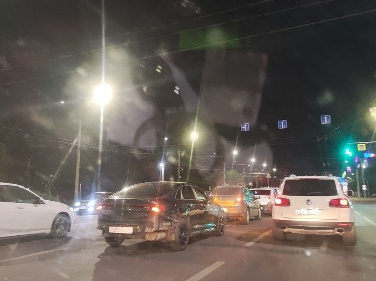 В Курске на СХА в аварию попали 4 автомобиля