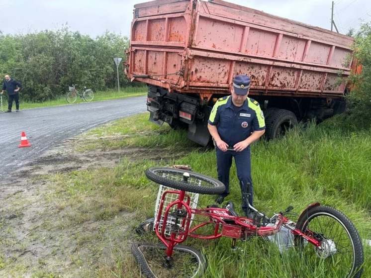 Водитель КАМАЗа насмерть сбил велосипедиста на свердловской трассе