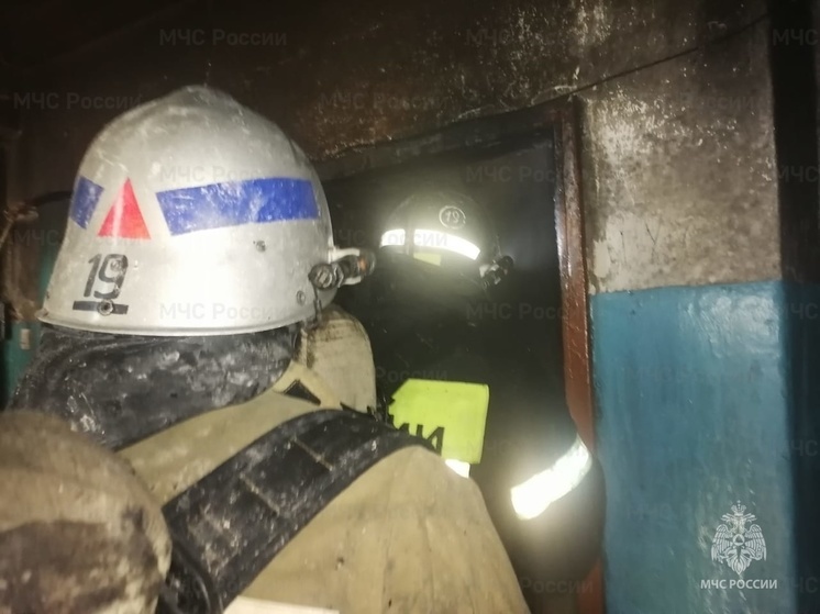 Человек пострадал на пожаре квартиры в Калужской области