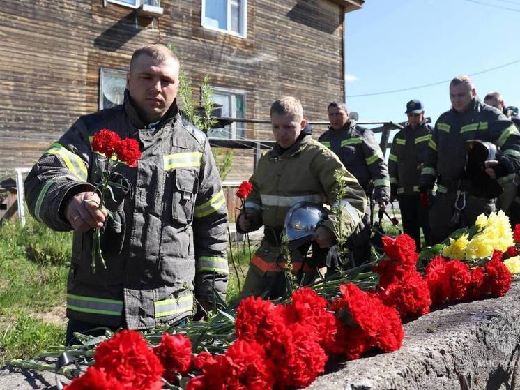 Спасатели Ямала почтили память погибшего майора Букина