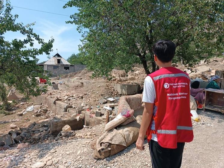 Число пострадавших от наводнения в Кыргызстане растет