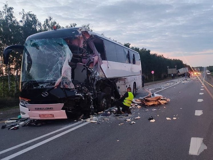 Автобус рейса «Астрахань - Москва» попал в смертельное ДТП
