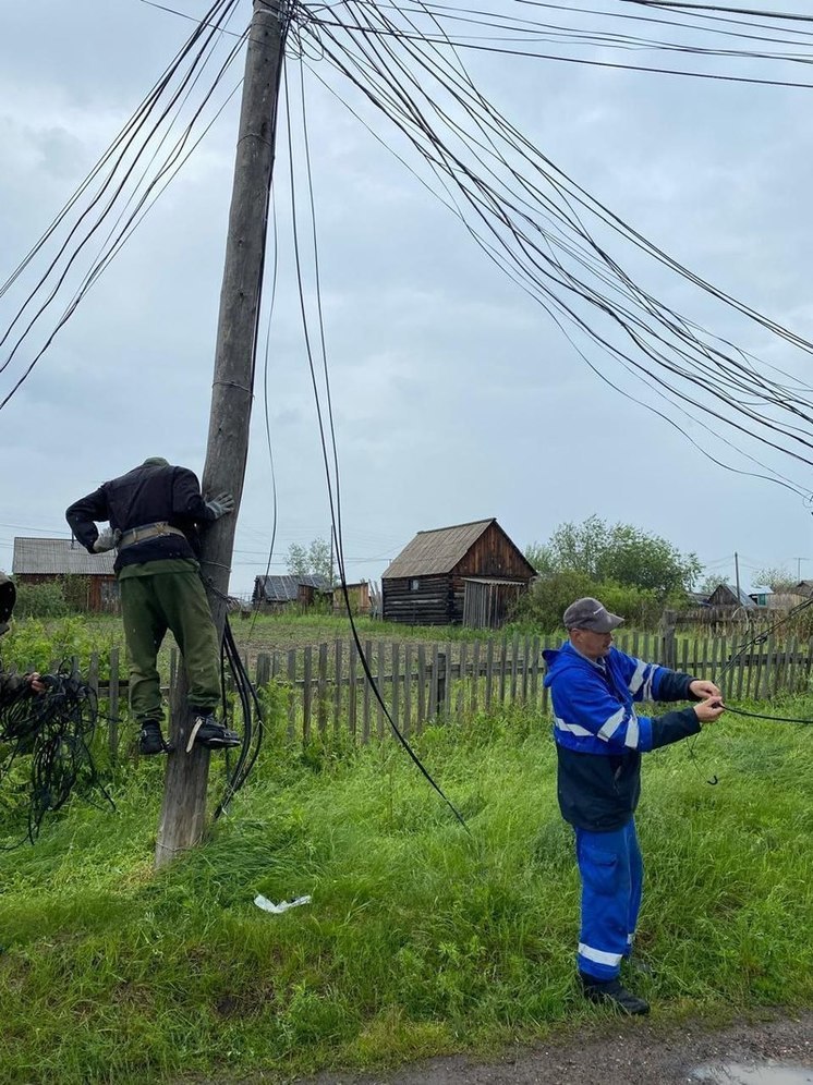 Град и ветер оставили без света два поселка в Хабаровском крае