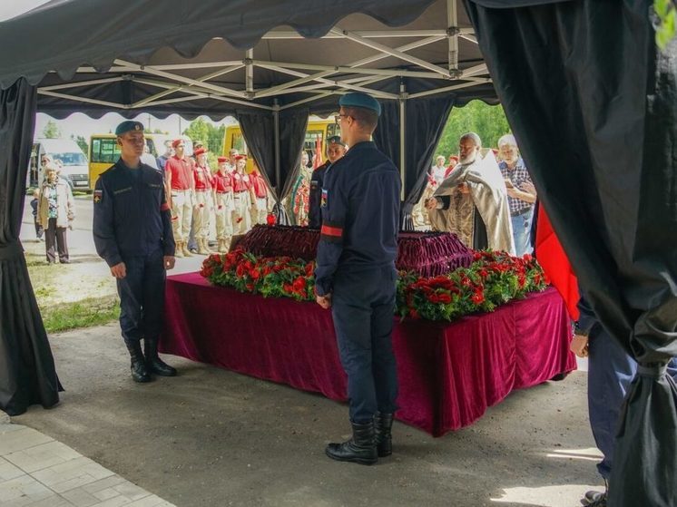 В Тверской области похоронили разбившихся летчиков