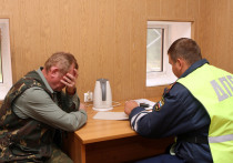 В Хабаровске задержанный в состоянии алкогольного опьянения водитель справил нужду прямо в машине ДПС