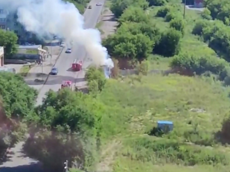 В Новосибирске на Есенина сгорела будка охраны