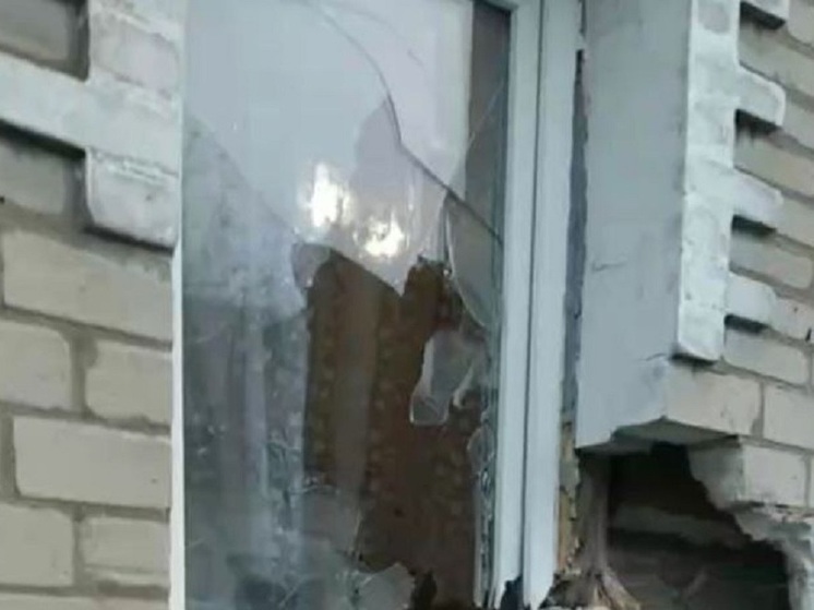 РИА Новости: в Ясиноватой эвакуируют жильцов дома после попадания реактивного снаряда