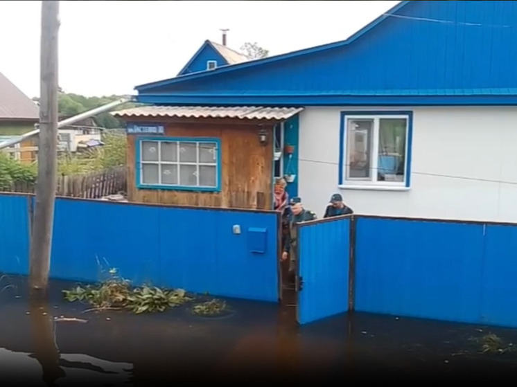 В Приморье от воды освободили 18 частных домов