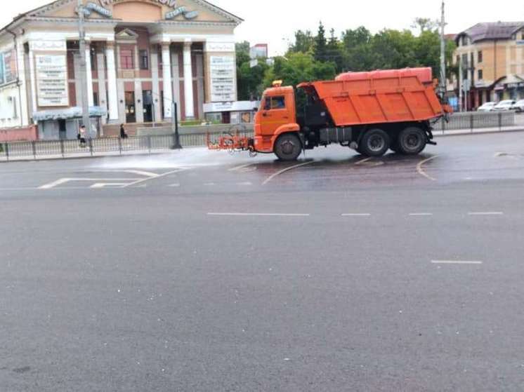 После Дня молодёжи с улиц Омска вывезли более 30 тонн мусора