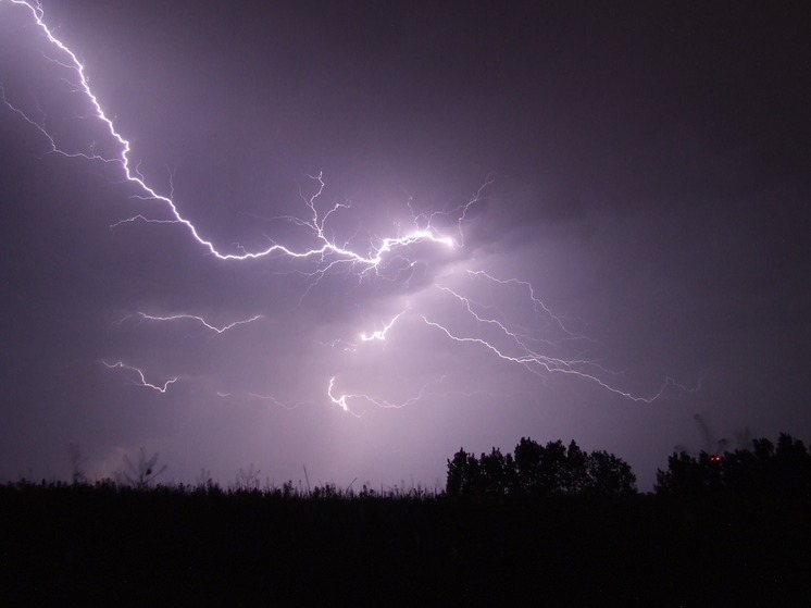 МЧС: в Хакасии на сутки продлили штормовое предупреждение
