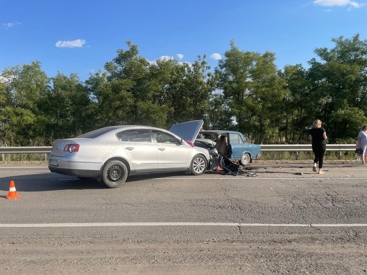 В Ростовской области один погиб и двое пострадали в жестком ДТП