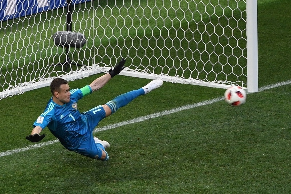 Болельщики воссоздали легендарную «ногу Акинфеева» на футбольном поле